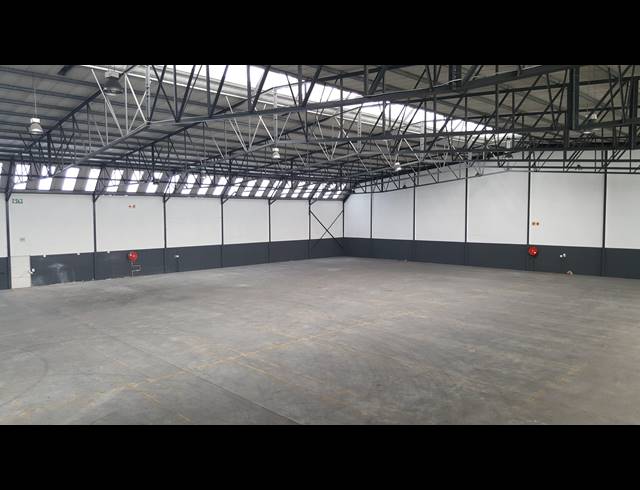 1,860M² FACTORY TO LET IN KILLARNEY GARDENS